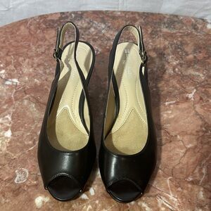 Naturalizer Black Slingback Heels Women’s Size 7 Peep Toe Comfort Classic